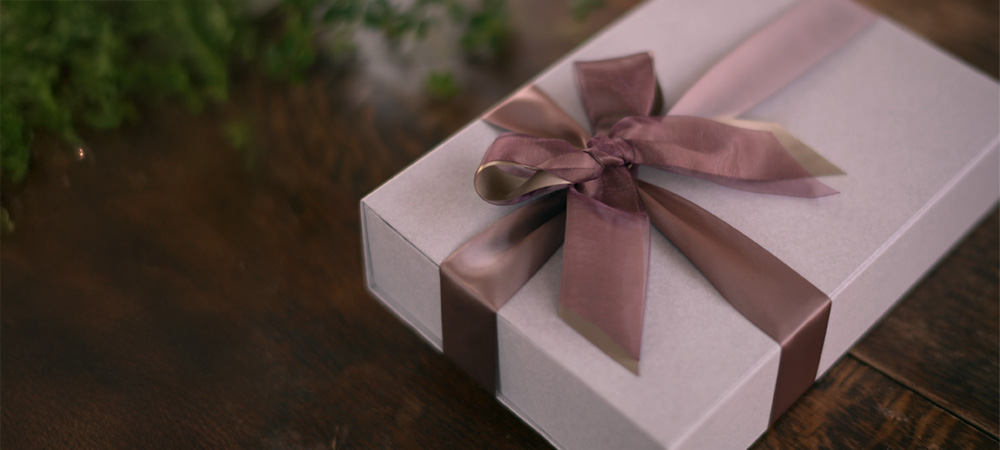 高級感ある上品な箱ラッピング