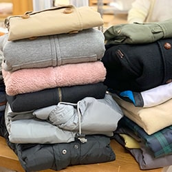 弊社スタッフから集まった子供服や防寒具