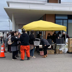 ボランティアチームによる炊き出し