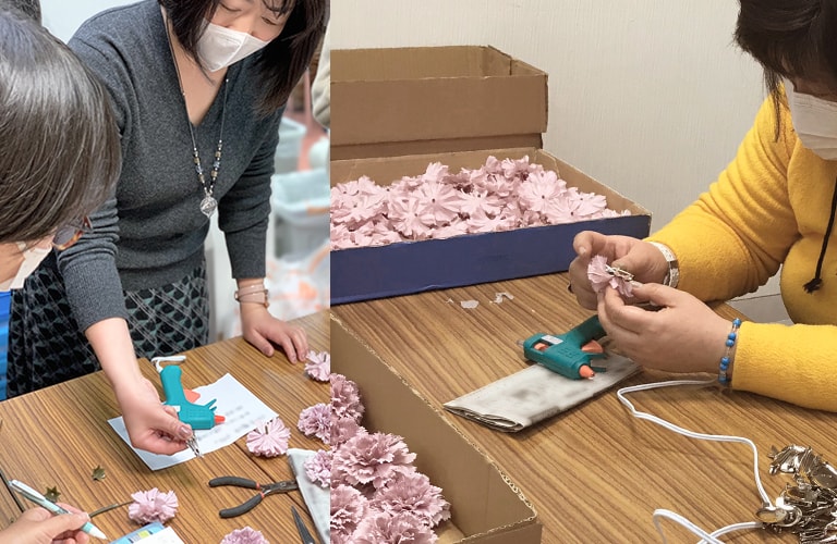 造花を加工したカーネーション