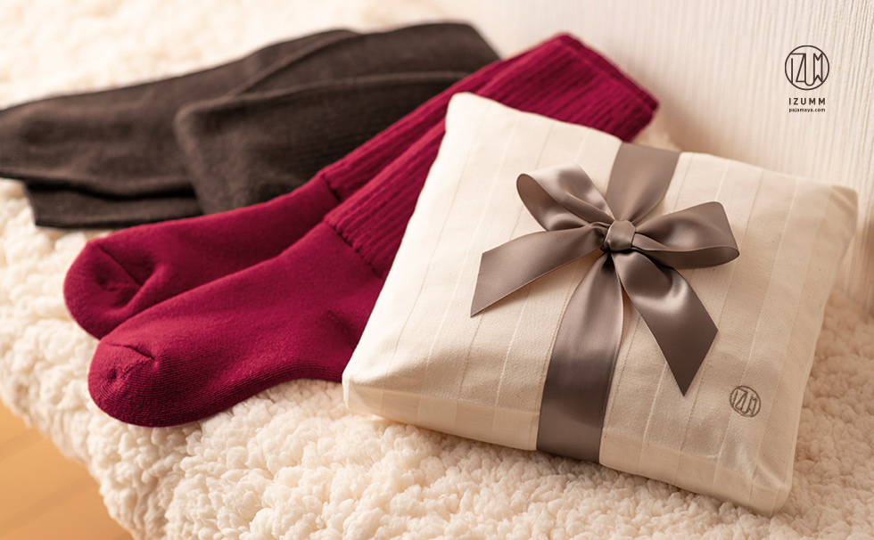 シルクウールの腹巻付きレギンスと厚手ウールソックス 下半身あったかセット 布袋ラッピング付き