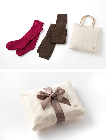 シルクウールの腹巻付きレギンス1着と厚手ウールソックス1足