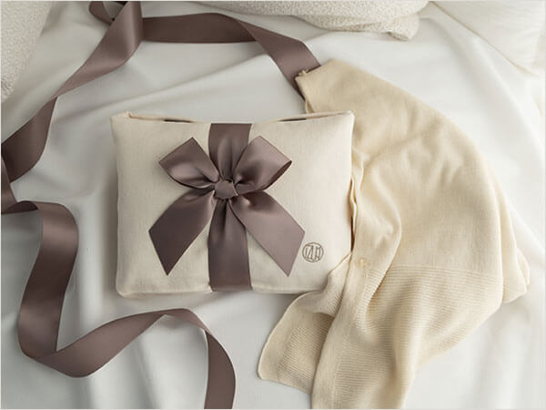 商品が入った布袋の写真