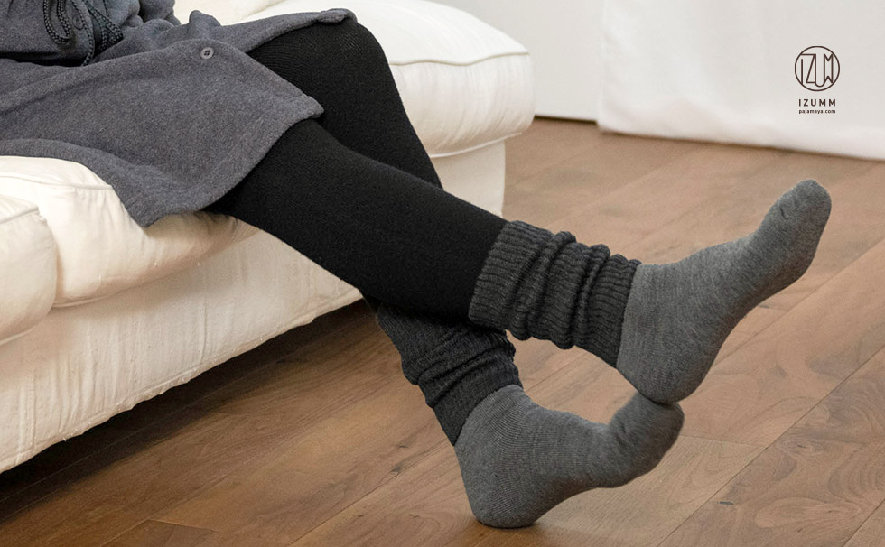 シルクウールの腹巻き付きレギンスとウール厚手ソックス 下半身あたためセット