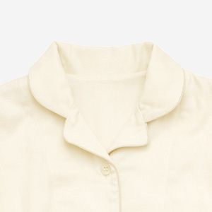 エクリュアイボリー