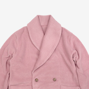 悠々とした色あいでちょっとダスティな質感のローズピンク