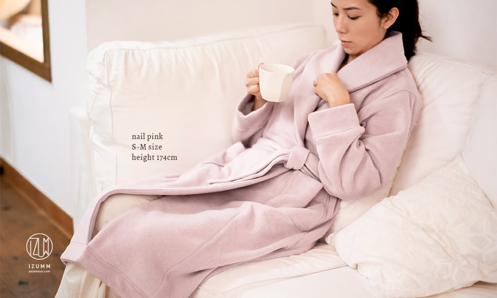 冬のおうち時間にぴったりのフリースガウン。 ネイルピンク S〜Mサイズ