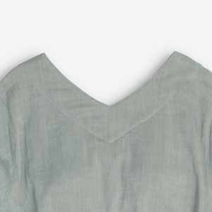 ハーブのセージ葉のような少し青みがかったグリーン。とても落ち着きのあるナチュラル系の緑色。