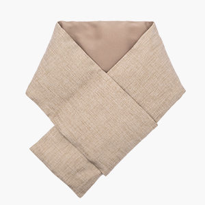 糸の色対比が個性的な織り柄のベージュと落着いたベージュの組合せは金茶の代わりに米寿や卒寿の贈り物にも