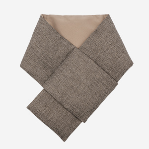 複数の異なる糸が織りなすニュアンス感がお洒落なグレイッシュブラウンに優しいベージュでほっこりと