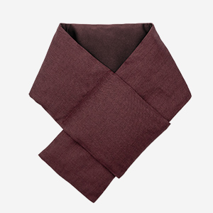 綾織り面は杢調が華麗な赤紫系、起毛面はさらに深みを増した上品な葡萄（えび）茶系の赤で還暦の贈り物にもおすすめ