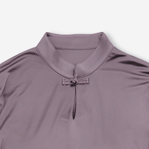 トレンドのトープ色にほんのり紫をプラスして慎ましいパープル色に。古希・喜寿などのお祝いにもおすすめ