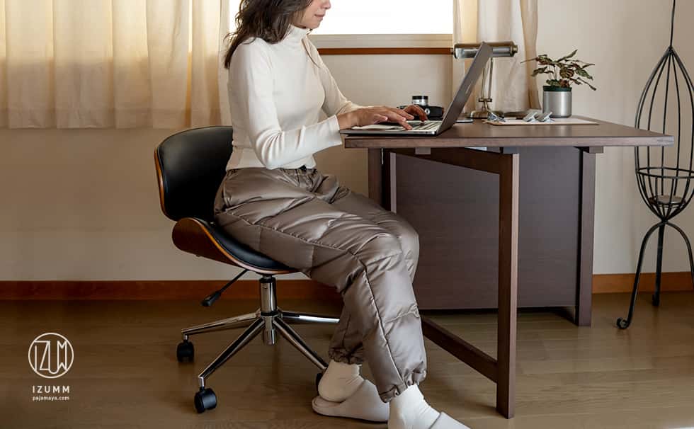 ヘヴンリーダウン　日本製 上質羽毛のレディース ウォームパンツ