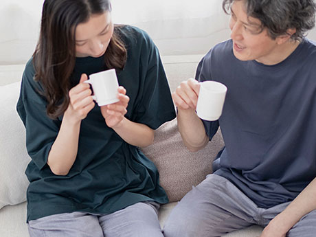 部屋着感覚で、一日を心地よく。“いつもの自分” に戻れる一着。