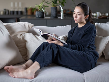 素材の個性を活かして仕上げた、どこにもない着心地とシルエット