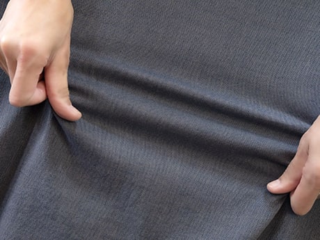 一晩で20～30回も。寝返りのしやすさはパジャマの伸縮性から