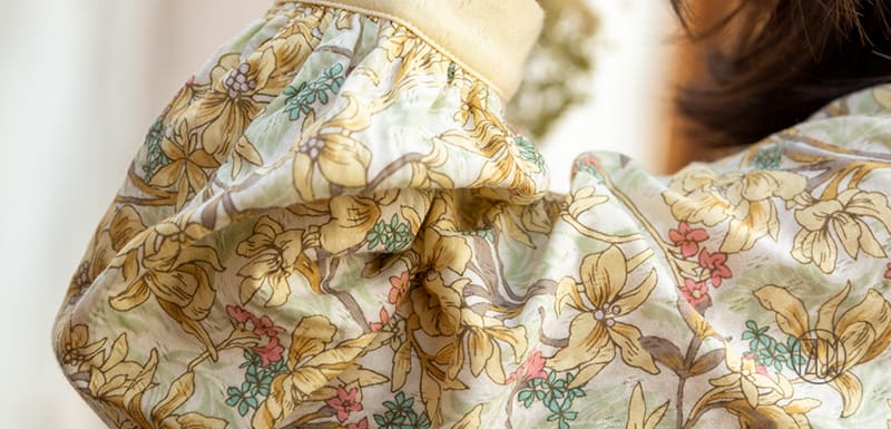 Light, soft, streachy,  and dreamy feeling