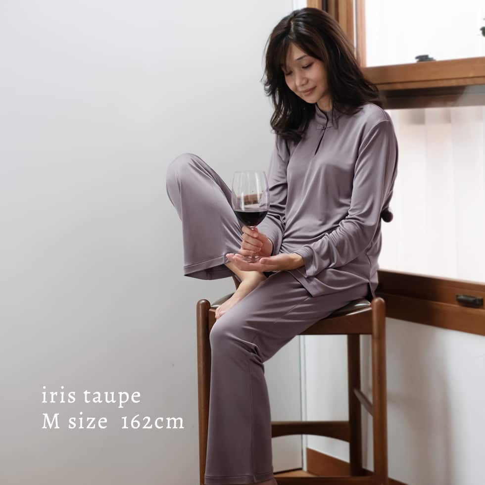 女性モデル身長:162㎝　アイリストープ　Mサイズ着用