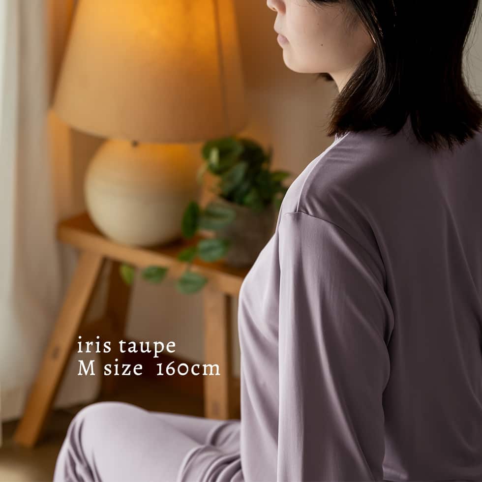 女性モデル身長:160㎝　アイリストープ　Mサイズ着用