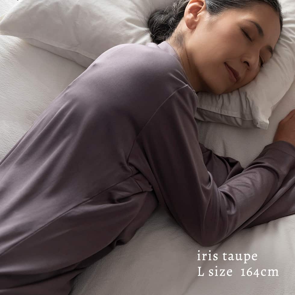 女性モデル身長:164㎝　ソフトチャコール　Lサイズ着用