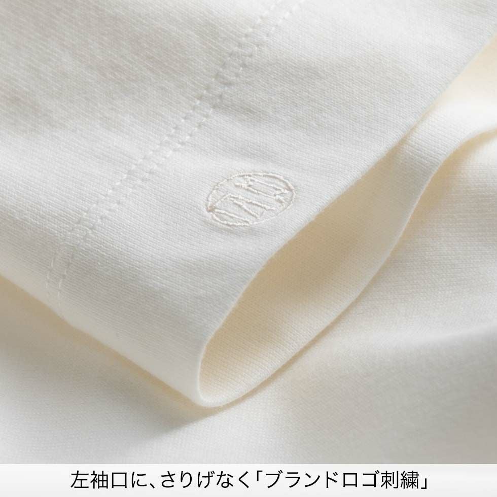 左袖口に、さりげなく「ブランドロゴ刺繍」