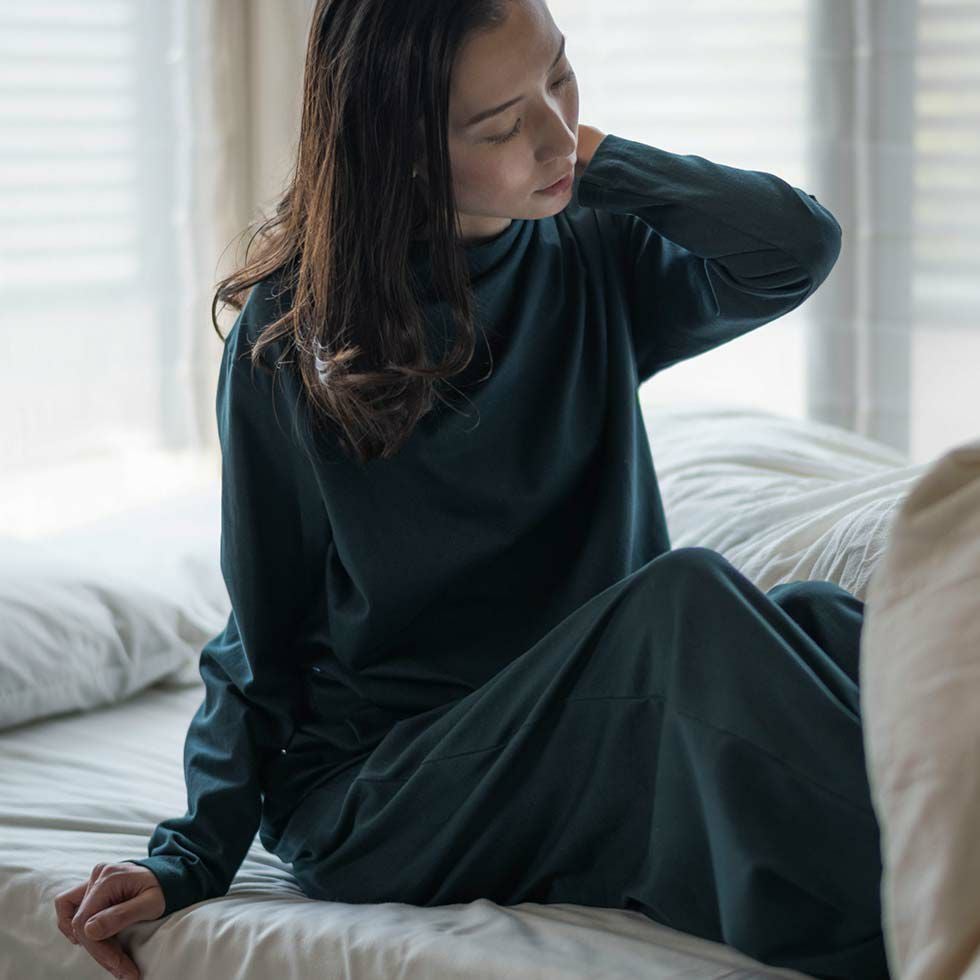 ドレープがきれいな長袖レディースパジャマ 希少な超長綿三子糸