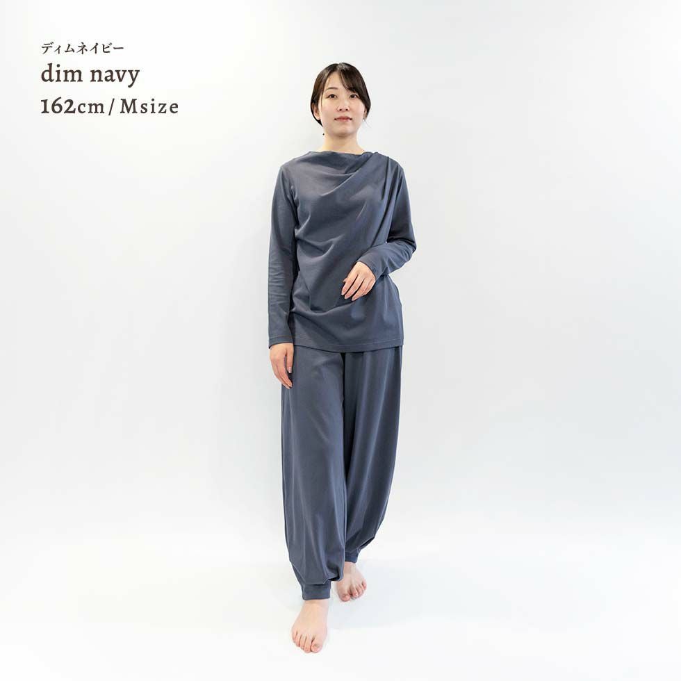 女性モデル身長：162cm Mサイズ ディムネイビー着用